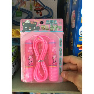 Đồ chơi nhảy dây cho bé đủ màu giúp bé vận động nhanh nhạy và khỏe mạnh.