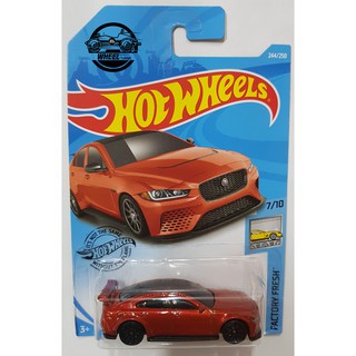 Xe mô hình đồ chơi Hotwheels cơ bản 1:64 - Jaguar XE SV Project 8