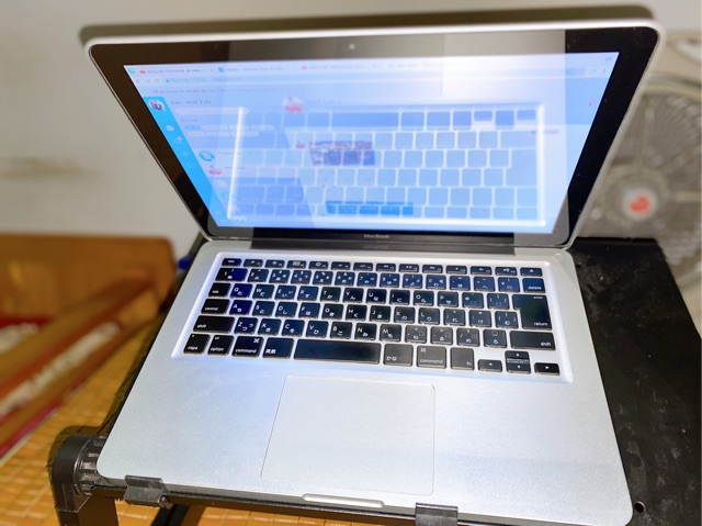 Bàn laptop quay 360 Upro BLT1