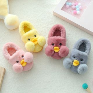 Dép bông của bé hình con vịt