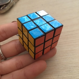 Móc khoá hình rubik(xoay được)