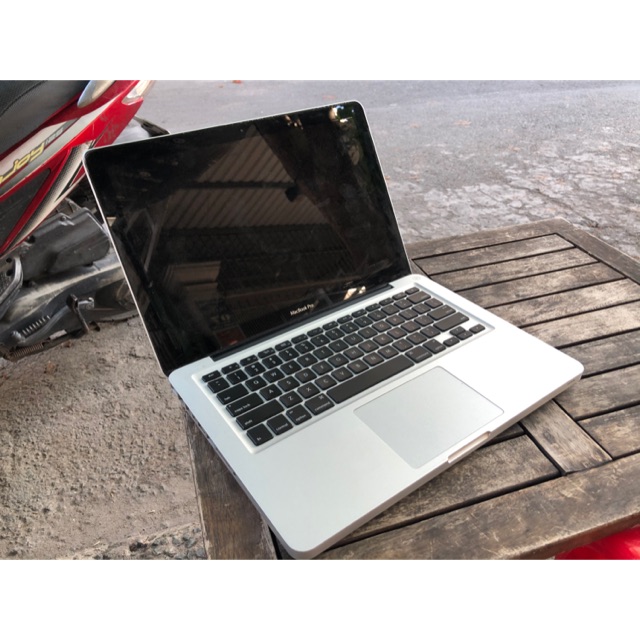 Macbook pro 2011 core i5 ram 4G ssd 128G 13.3inch