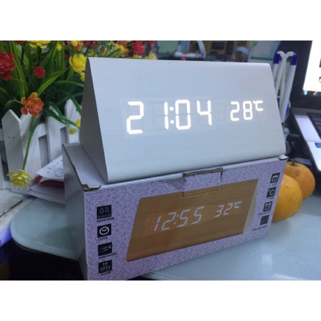Đồng hồ để bàn led Hình tam giác mini đẹp - Led đỏ