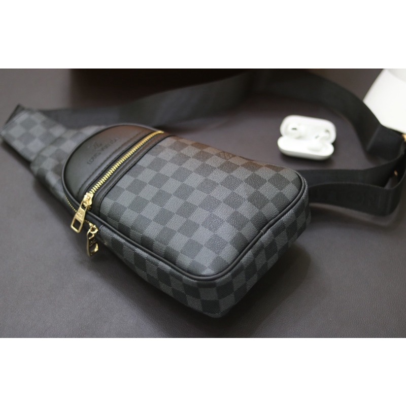 Túi khoác chéo lv nam