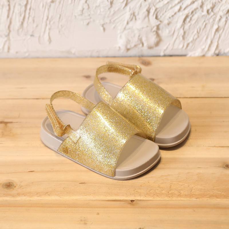 Dép quai hậu đi êm cho bé