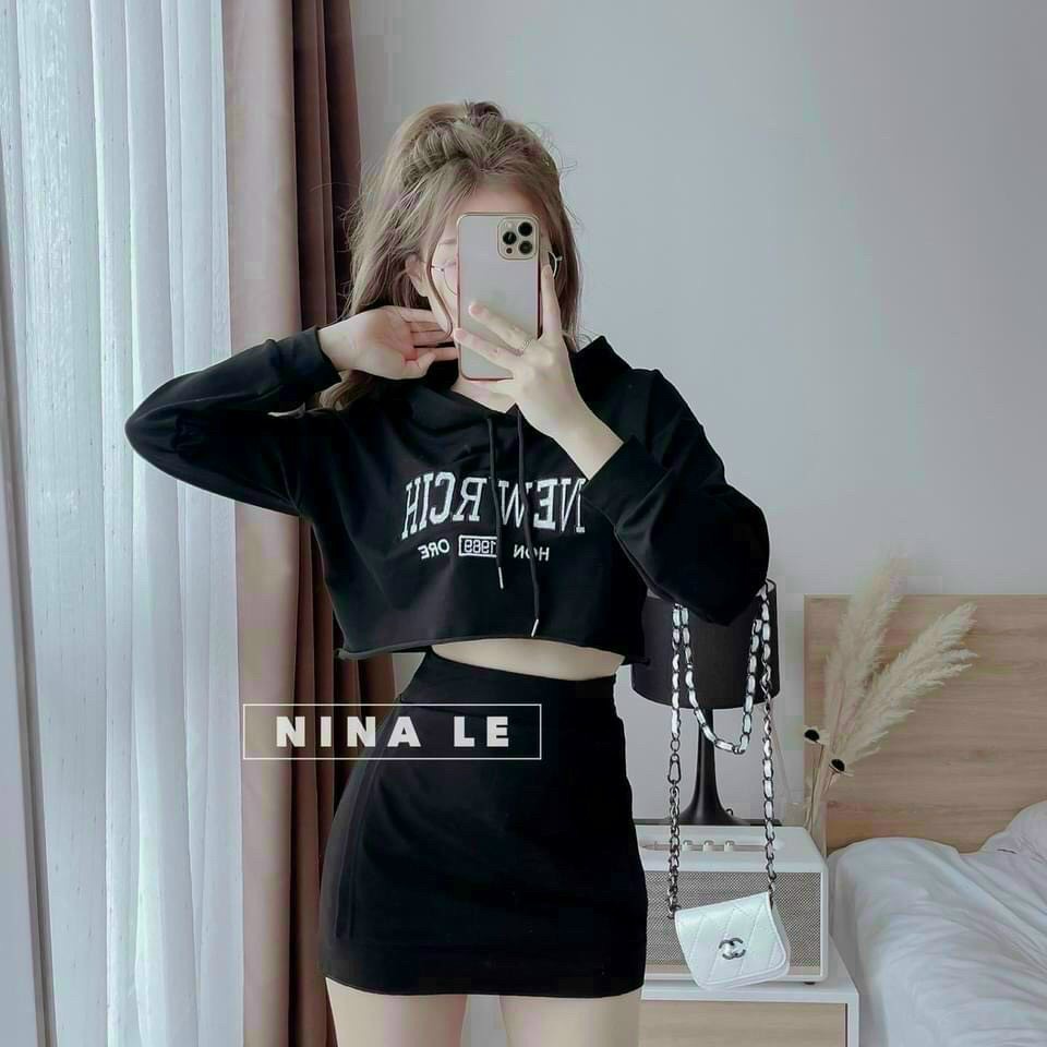 Set váy áo tay dài croptop có nón in chữ NEW RICH mix chân váy ngắn ôm cá tính, năng động