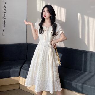 Đầm tay phồng màu trắng phong cách Retro Pháp