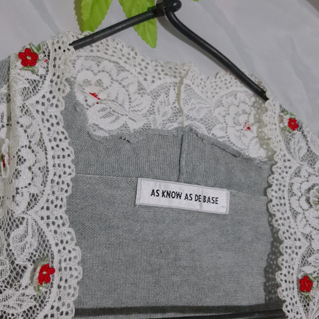 Áo khoác cardigan phối ren cute 2hand Nhật