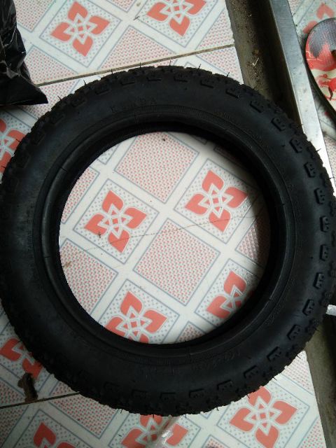 1 săm + 1 lốp cỡ 12 lắp xe đạp trẻ em ( rẻ nhất HN)
