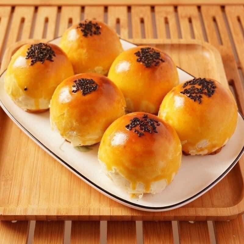 [ Combo 1KG ] Bánh Liu pía khay trứng chảy Egg Yolk Puff siêu hot - 19 cái