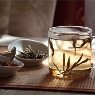 Trà đặc biệt (một tôm 2 lá) size 100gam / minhlongtea.