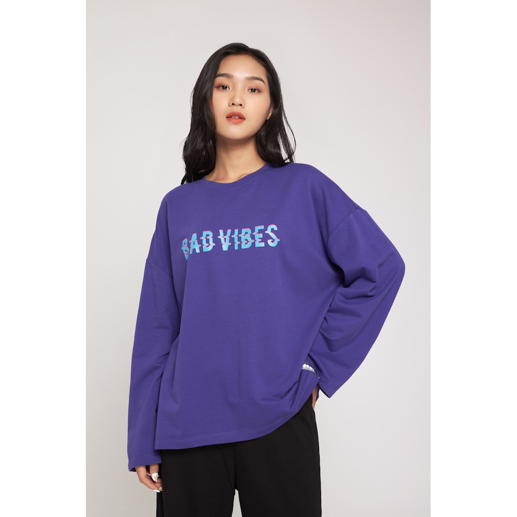 Áo Sweatshirt Nỉ Không Mũ Nữ BOO Vải Da Cá Form Rộng In Hình Bad Vibes Màu Tím Trend