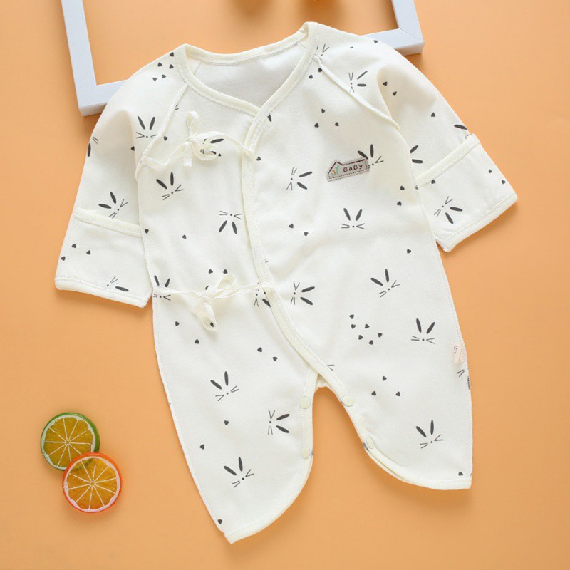 Bộ áo liền quần dài tay vải cotton thoáng mát và đáng yêu cho bé