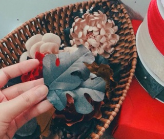 Lá phụ kiện handmade