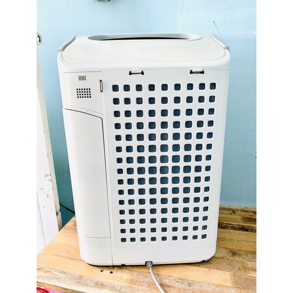 Máy Lọc Khí Tạo Ẩm Sharp INVERTER KC-W65 (like new)