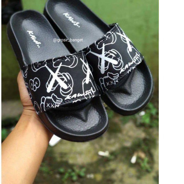 OFF-WHITE Giày Sandals Vans 5.5 Inch Họa Tiết Kaws Độc Đáo