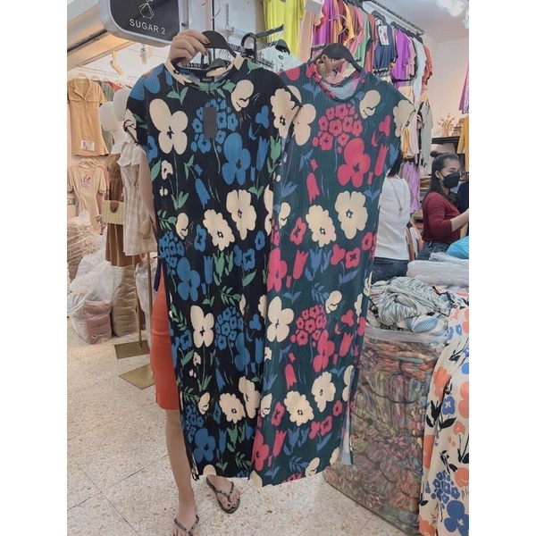 Đầm suông hoạ tiết dập ly thái