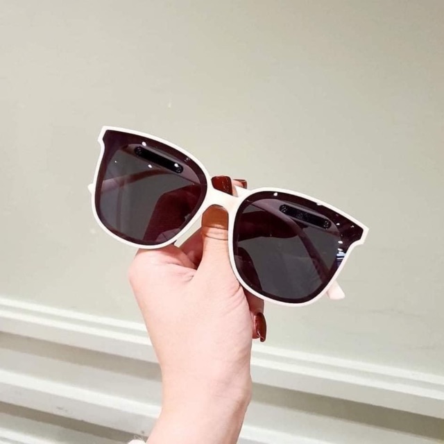 Kính mắt mèo 3 chấm GM 2 màu hot trend