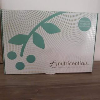 Bộ 4 sp Nutricentials cho da dầu Nuskin