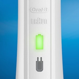 Bàn chải điện Oral B Pro 1( 200) Braun, Đức