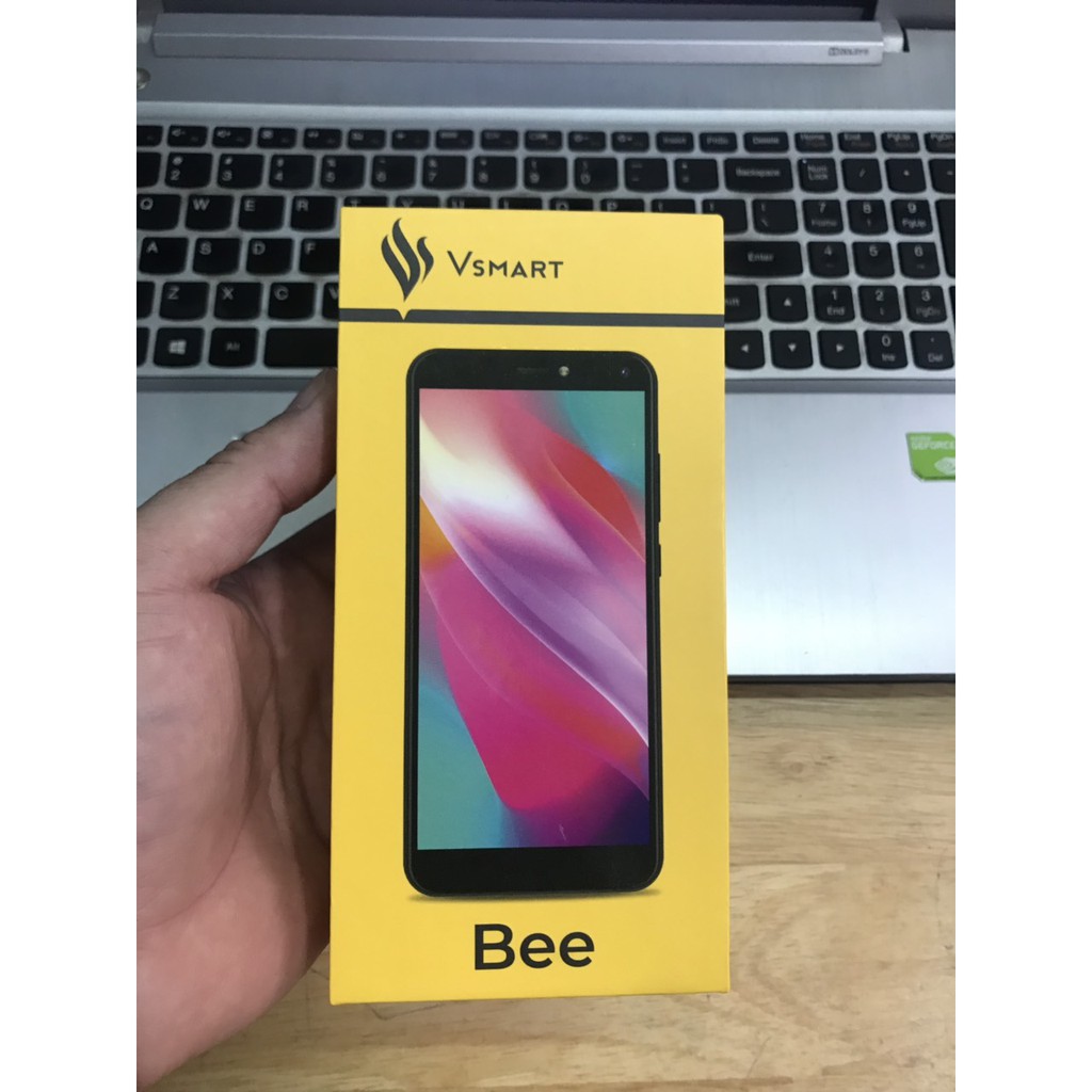 Điện thoại cảm ứng Vsmart Bee Ram 1GB Rom 16GB ( Giao màu ngẫu nhiên)