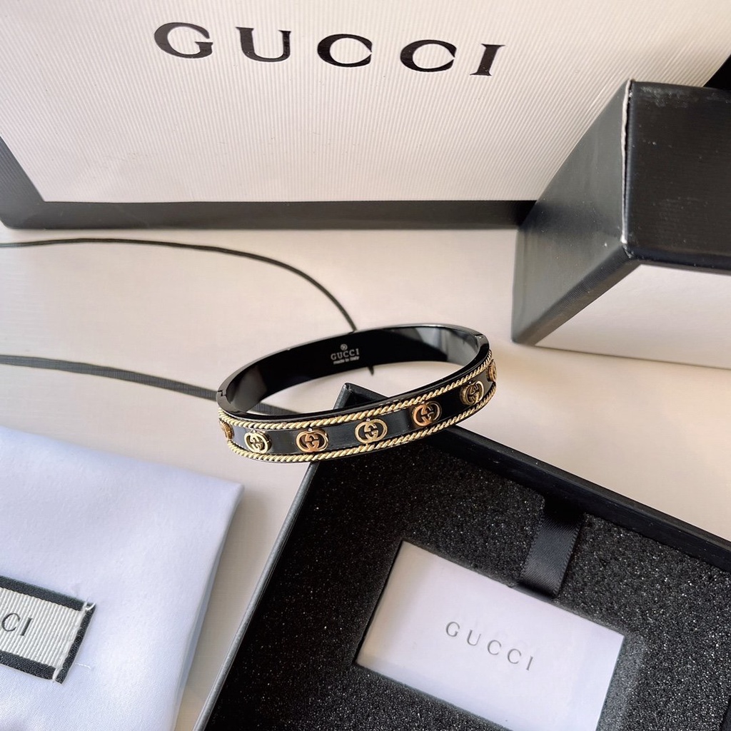 Vòng Tay Gucci Bằng Thép Titan Họa Tiết Hai Chữ GG