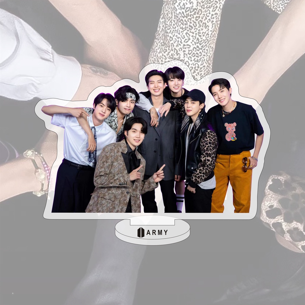 Giá Đỡ Mô Hình Kpop BTS Kỉ Niệm 9 Năm Bằng Acrylic Trang Trí Bàn Làm Việc