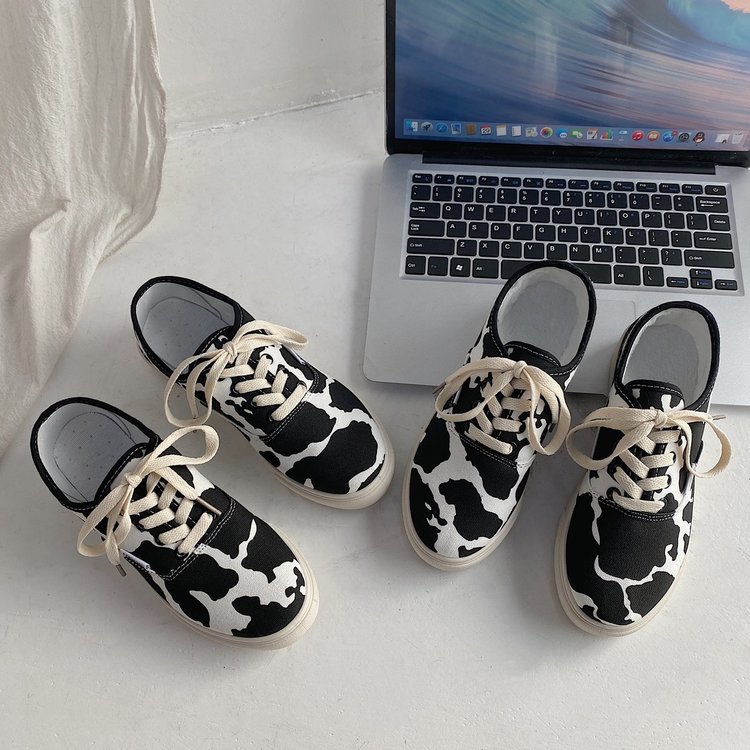 Giày thể thao đế bằng họa tiết bò sữa phong cách Hàn Quốc thời trang sành điệu | BigBuy360 - bigbuy360.vn