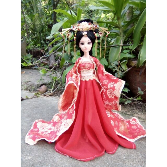 Búp bê cổ trang