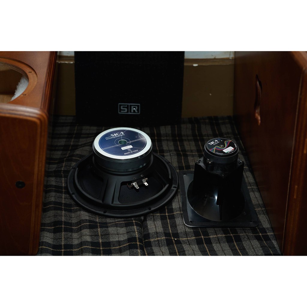 Loa karaoke chuyên nghiệp Italy SR HR10 nhập khẩu