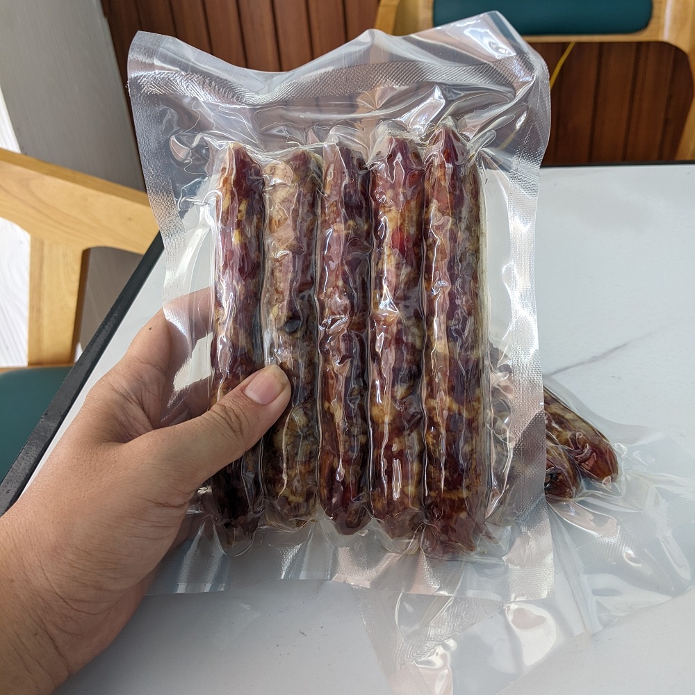 Lạp xưởng bò Châu Giang gói 500 gram HSD 12 tháng