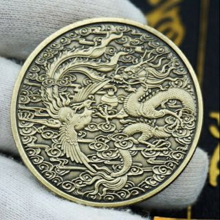 đồng xu kỉ niệm dập nổi