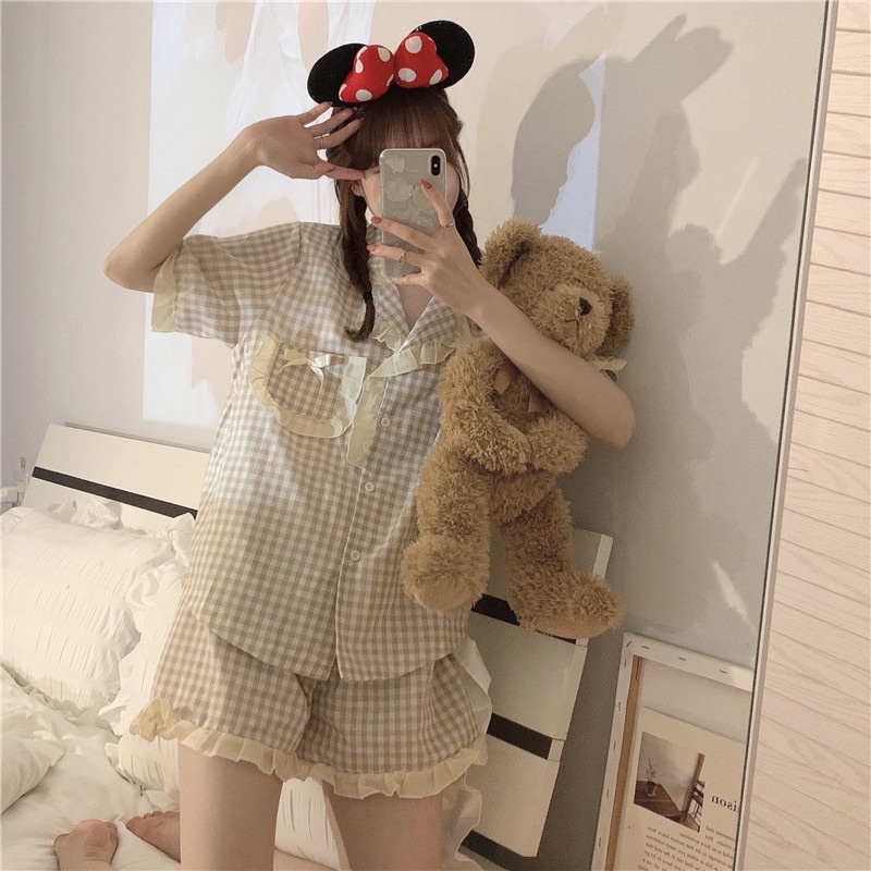Bộ ngủ pijama nữ ngắn tay kẻ caro tay bèo công chúa | BigBuy360 - bigbuy360.vn
