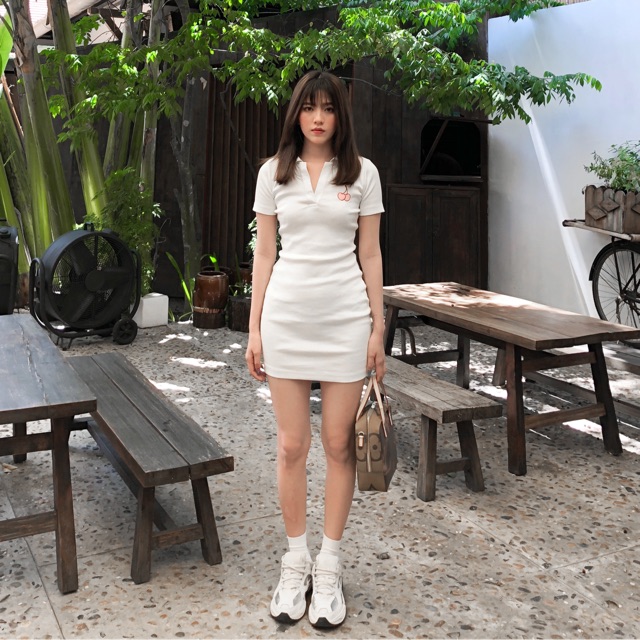 [Mã SKAMA06 giảm 8% tối đa 50K đơn 250K] đầm cổ xẻ trụ