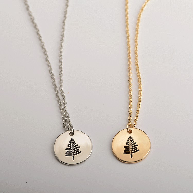 Vòng cổ mặt tròn khắc hình rừng cây độc đáo cho nữ