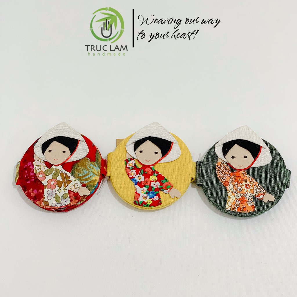 Gương Trang Điểm Cầm Tay Mini Bỏ Túi Ốp Vải 2 Mặt Gắn Hình Ngộ Nghĩnh Dễ Thương (B) – Trúc Lâm Handmade