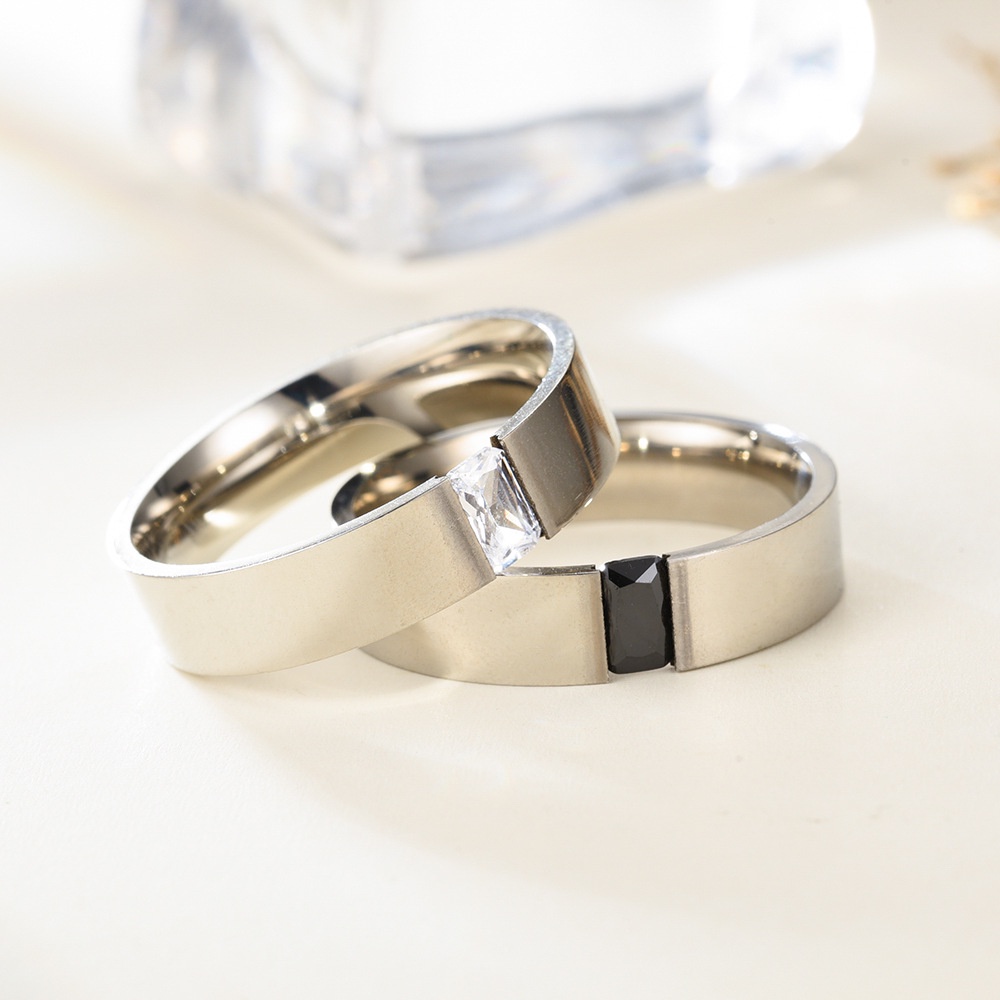 Nhẫn Đính Hôn Bằng Thép Không Gỉ Đính Đá Zircon Vuông Thời Trang Dành Cho Nữ