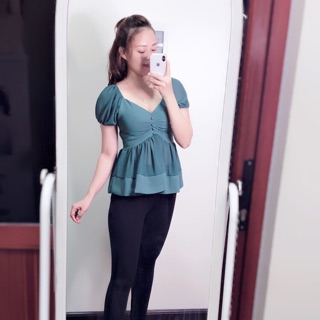 Áo dáng peplum