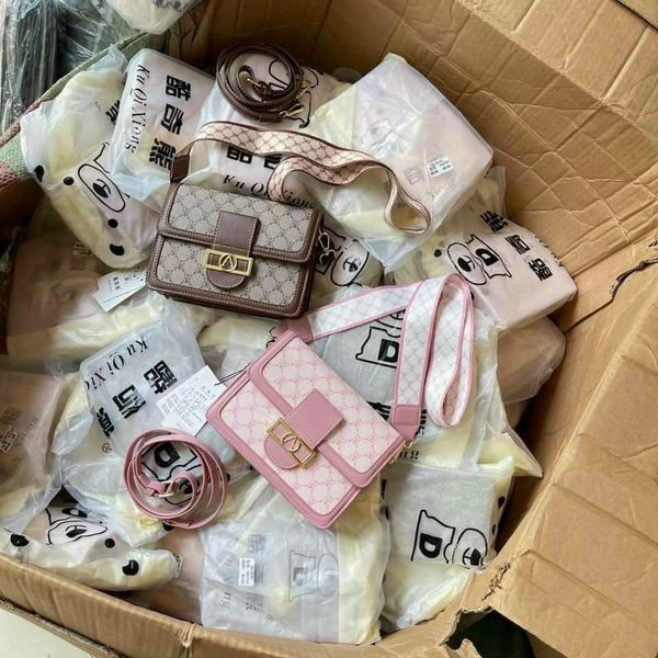 TÚI XÁCH KIỂU DÁNG ĐEP CHỈ DUY NHẤT CÓ 2 MÀU