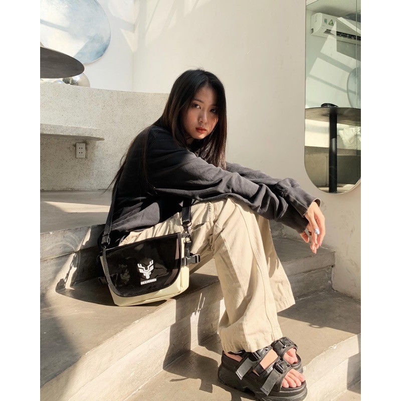 Túi đeo chéo : LOGO SHOULDER BAG | BigBuy360 - bigbuy360.vn