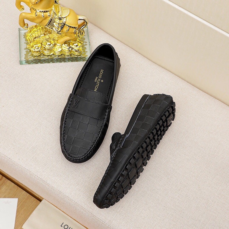 Giày thời trang nam mới của Louis Vuitton = LV da thật cao cấp với thiết kế tinh xảo và tinh tế.