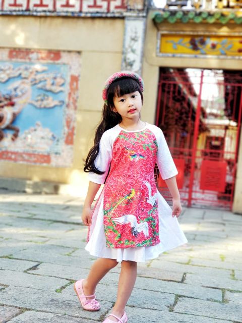 Áo dài cách tân bé gái. Vãi gấm