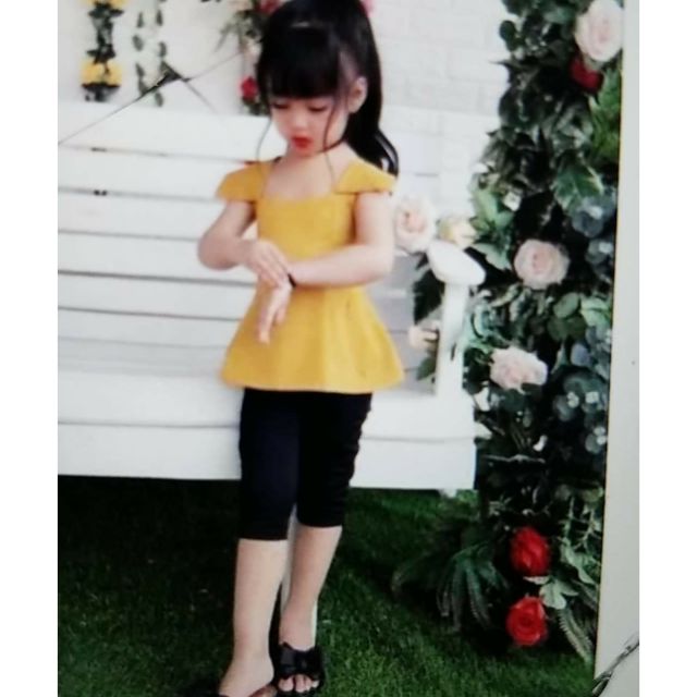 Set bộ trên vay bé gái