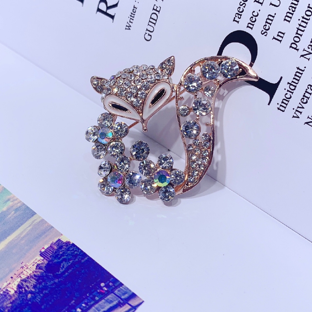 Pin Cài Áo Kiểu Dáng Độc Đáo Ấn Tượng