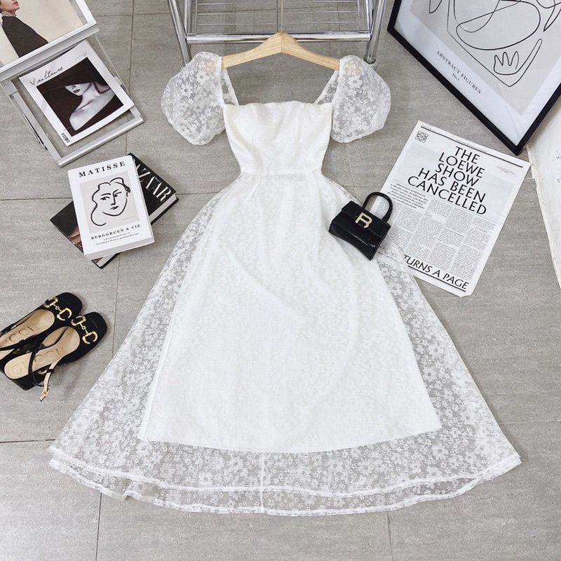 Váy trắng thêu ren nổi