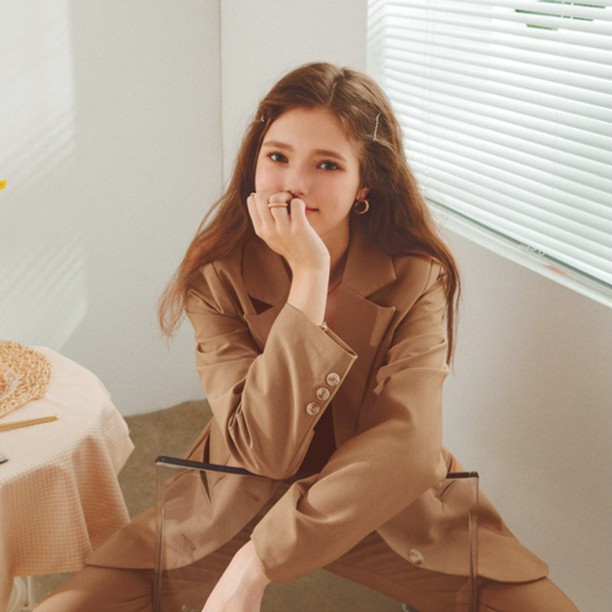 [Mã FAMALLT5 giảm 15% đơn 150k] Áo khoác blazer độn vai thanh lịch nữ Air Space 2031826006 | BigBuy360 - bigbuy360.vn