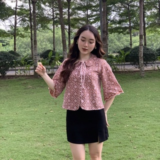 Áo thêu hoa cổ sen