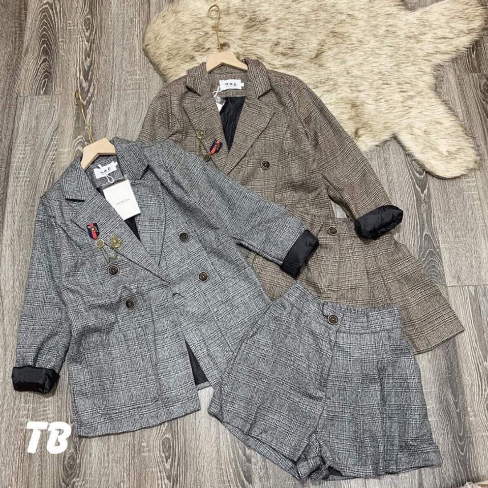 Set 2 món Vest kẻ dạ mix quần sooc xếp ly siêu sang