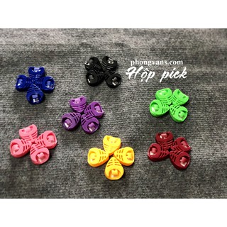 Hộp dán đựng pick phím gảy trên đàn guitar
