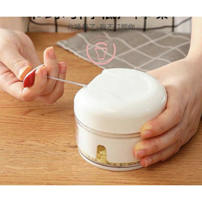 Máy Xay Tỏi Ớt Cầm Tay Mini Không Cay Mắt, Không Bám Mùi Tỏi | Máy Xay Tỏi Rút Dây Lưỡi Thép Không Gỉ Nhanh Chóng